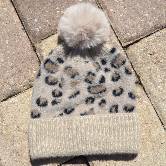 NEW Womens KENDALL + KYLIE 2 Piece Leopard Print Hat & Mitten Set - Picture 6 of 14